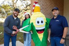 RibbonCutting-HelotesChamberofCommerce5R7A1264