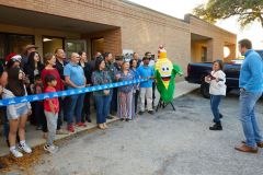 RibbonCutting-HelotesChamberofCommerce5R7A1288
