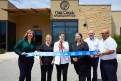 OakCreekEndodontics-RibbonCutting5R7A3843