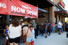 ParrysPizzeria-Culebra-RibbonCutting5R7A3028