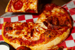 ParrysPizzeria-Culebra-RibbonCutting5R7A3170