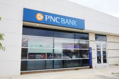 PNCBankRibbonCutting5R7A3521