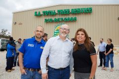 S.A.TotalTreeServiceRibbonCutting5R7A7435