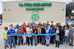 S.A.TotalTreeServiceRibbonCutting5R7A7478