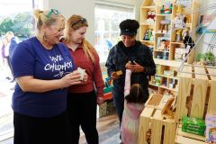 RibbonCuttingGrandOpening-RootandTwig5R7A0346