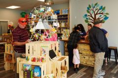 RibbonCuttingGrandOpening-RootandTwig5R7A0357