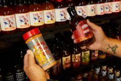 RibbonCuttingLonestarBarbequeProShop5R7A9937