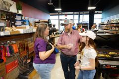RibbonCuttingLonestarBarbequeProShop5R7A9973