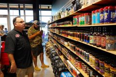 RibbonCuttingLonestarBarbequeProShop5R7A9982